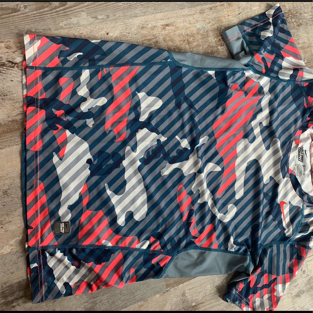 Nike pro T-shirt